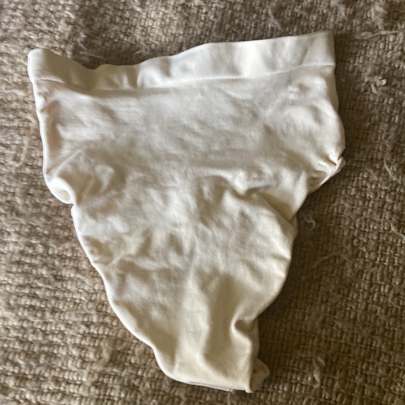 Skim’s - Picture 4 of 10